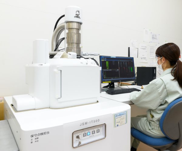 Scanning Electron Microscope(SEM)